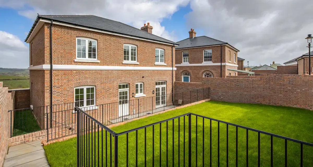 B1067 05 Peninsula View Poundbury Place For People (1)