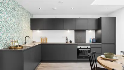 Apartment 33