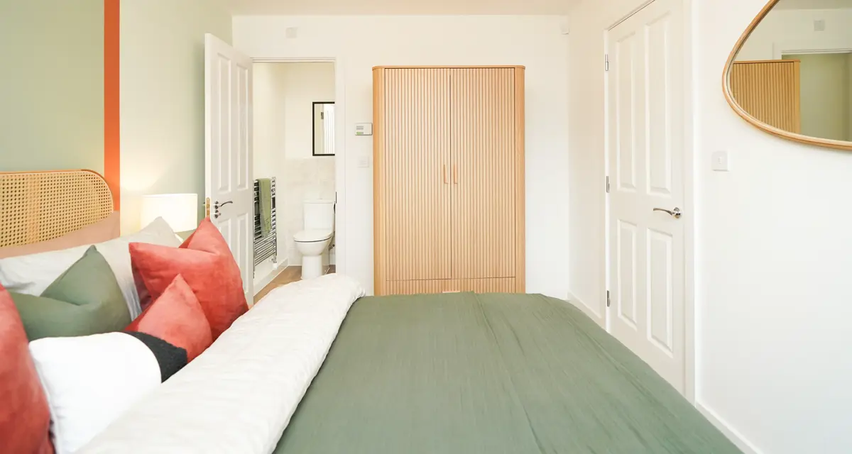 Wood Mill Rise Main Bedroom II