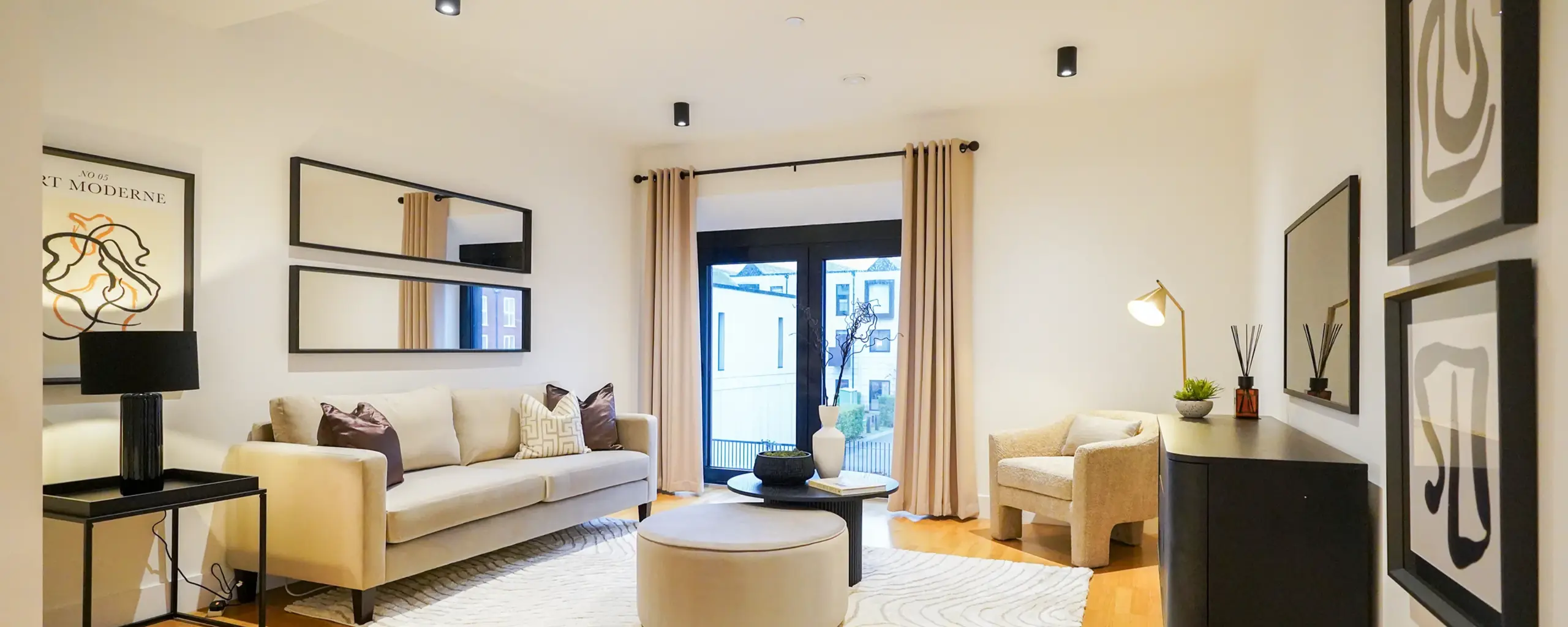 Mansion House Living Roomii