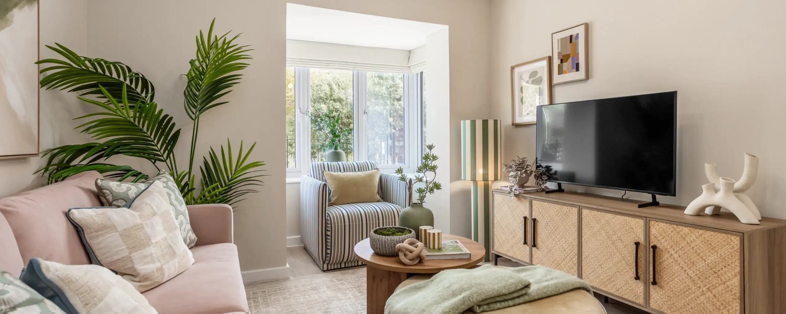 005 Lowres 3Bed Showhome Photography Hartsdown PFP 2S2A4624 (1)