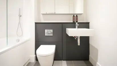 Mansion House Bathroom